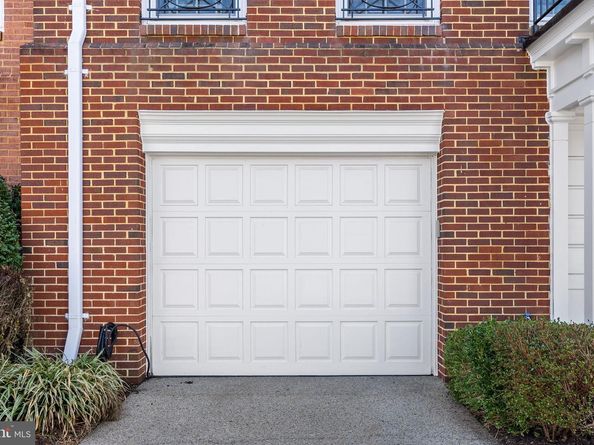 2729 Unicorn Lane NW, Washington DC 20015