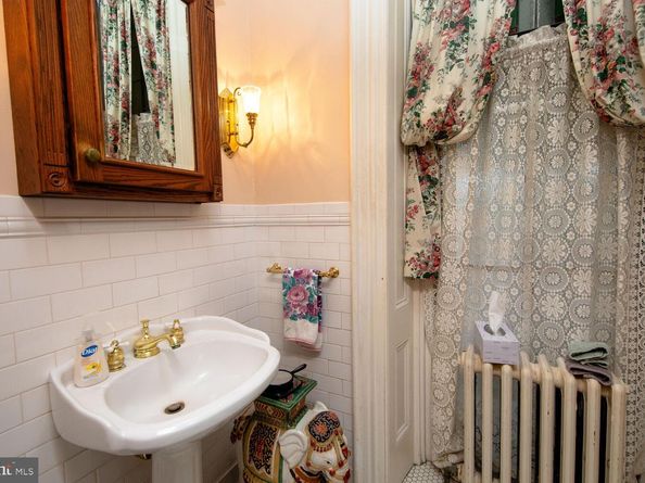 710 Rowland Avenue, Cheltenham PA 19012