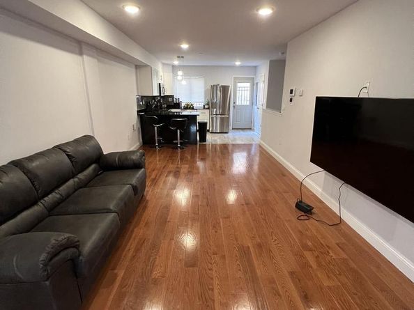 1000 Mount Vernon Street, Philadelphia PA 19123