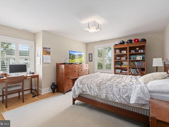 155 E Oakland Avenue, Doylestown PA 18901