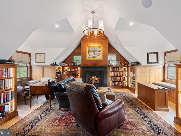 155 E Oakland Avenue, Doylestown PA 18901