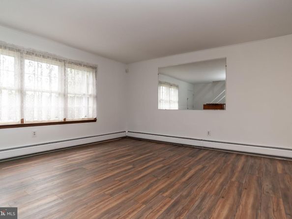 77 Cardinal Road, Levittown PA 19057