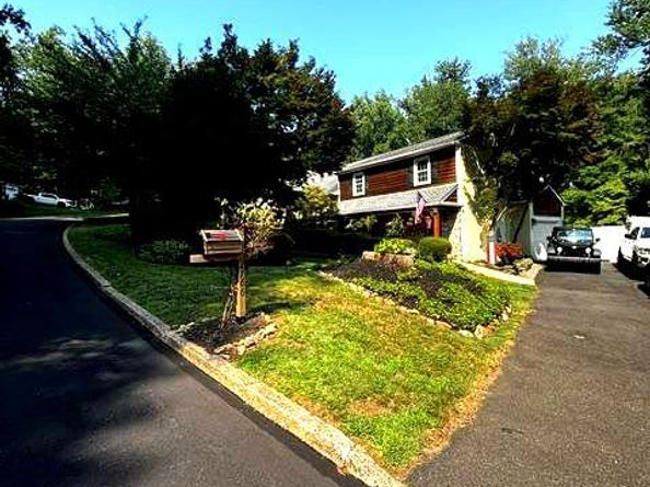 2766 Arrowhead Drive, Langhorne PA 19053