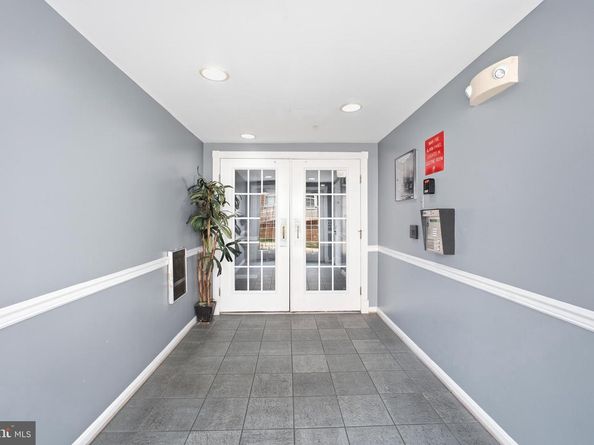 2665 Manhattan Place 310, Vienna VA 22180