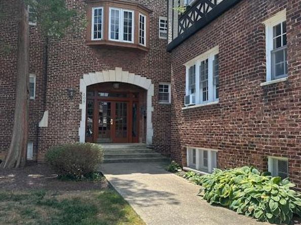 208 Farragut Street NW 204, Washington DC 20011