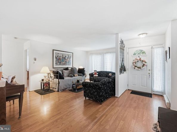 1522 Millikens Bend Road, Herndon VA 20170