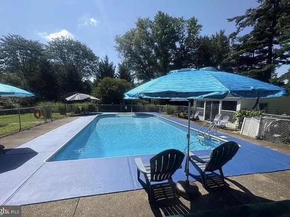 713 Ardsley Court, Yardley PA 19067