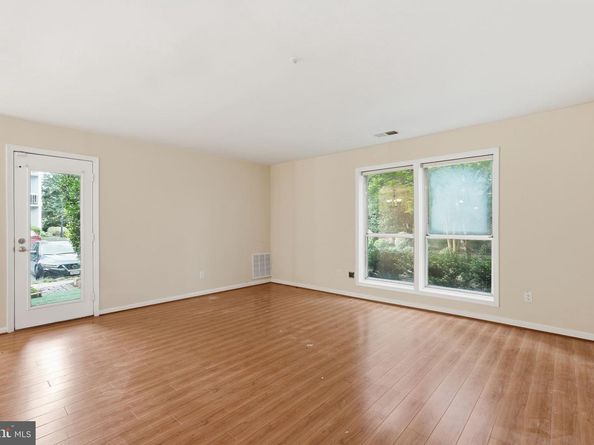 3176 Summit Square Drive 4A2, Oakton VA 22124