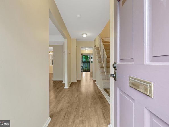 228 Commons Drive NW, Vienna VA 22180