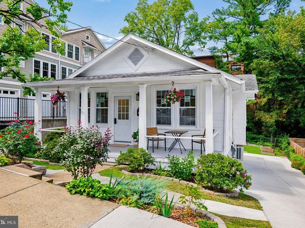 2122 N Thomas Street, Arlington VA 22207