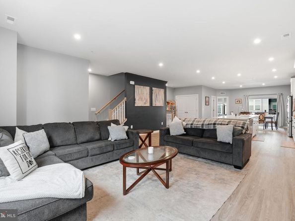 2129 Glacier Road 88, Herndon VA 20170