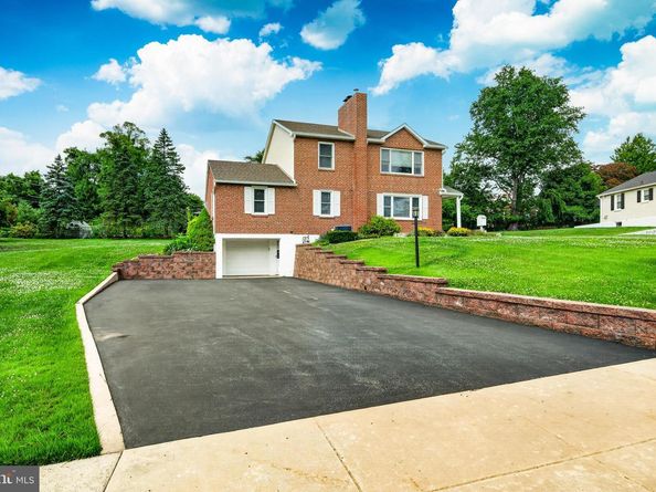 2741 Hillview Road, Broomall PA 19008