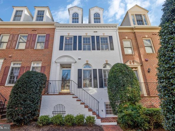 8847 Ashgrove House Lane, Vienna VA 22182