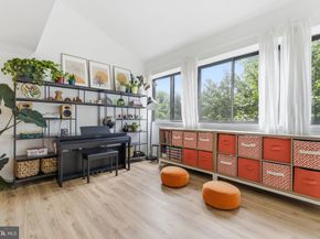 11260 Chestnut Grove Square 337, Reston VA 20190
