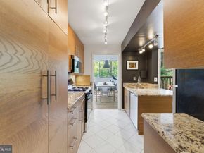 11260 Chestnut Grove Square 337, Reston VA 20190
