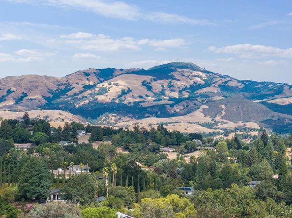 517 La Gonda Way, Danville CA 94526