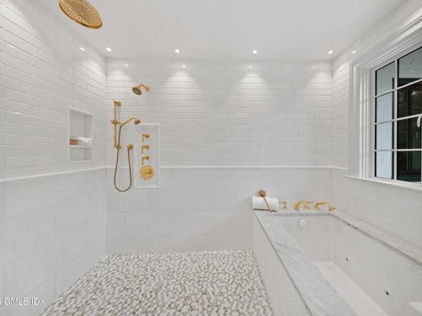 18 Tokeneke Trail, Darien CT 06820