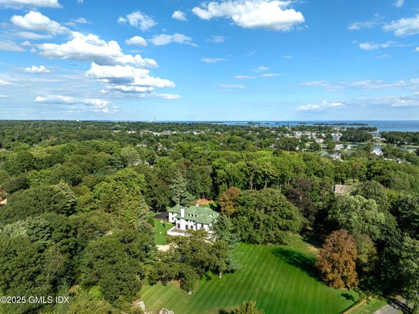 18 Tokeneke Trail, Darien CT 06820