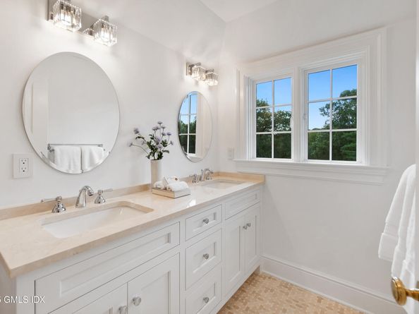 18 Tokeneke Trail, Darien CT 06820