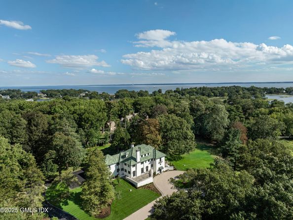 18 Tokeneke Trail, Darien CT 06820