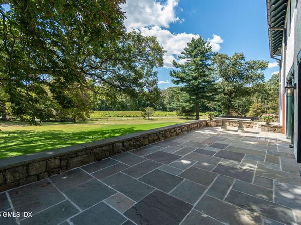 18 Tokeneke Trail, Darien CT 06820