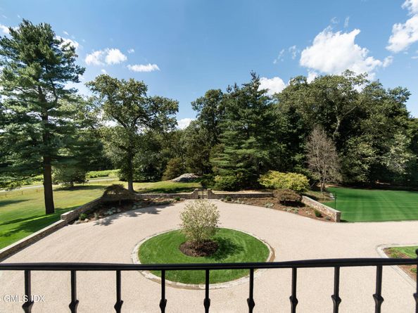 18 Tokeneke Trail, Darien CT 06820