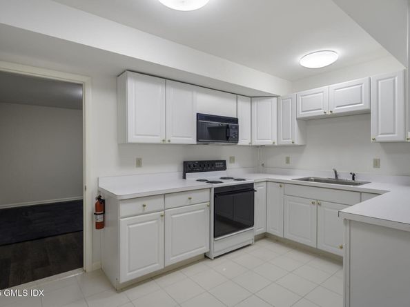 177 Long Close Road, Stamford CT 06902