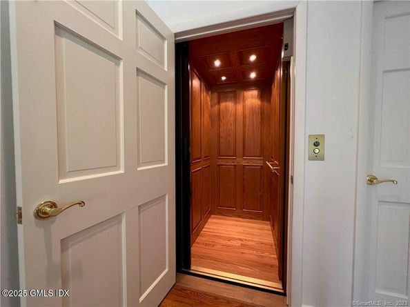 177 Long Close Road, Stamford CT 06902