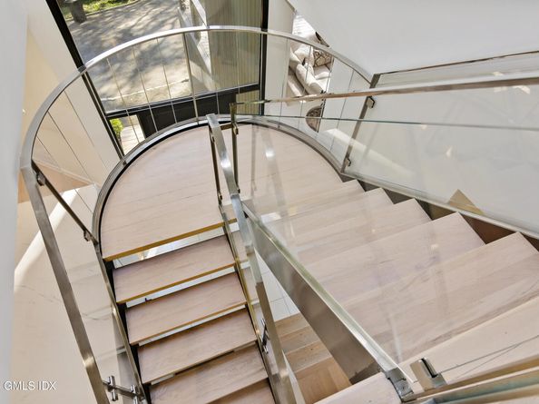 210 Red Fox Road, Stamford CT 06903