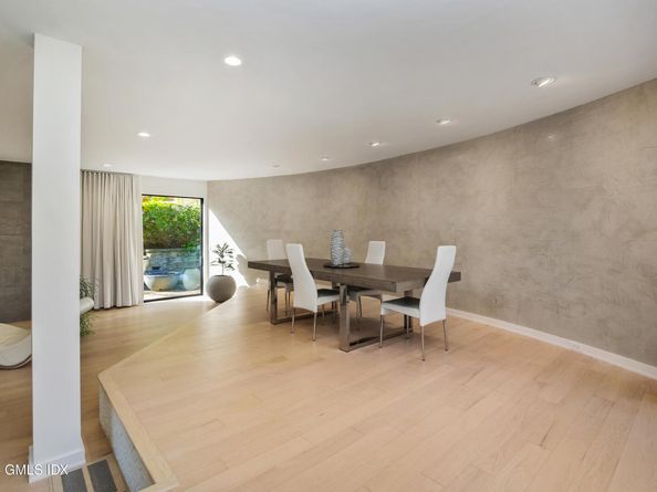 210 Red Fox Road, Stamford CT 06903