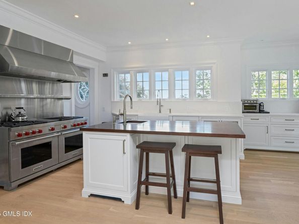 53 Tomac Avenue, Old Greenwich CT 06870