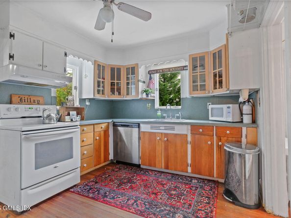 7 Highview Avenue, Old Greenwich CT 06870