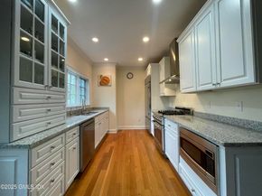 1 Northfield Street B, Greenwich CT 06830