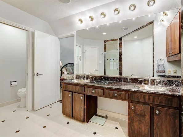 8200 Neely DR 223, Austin TX 78759