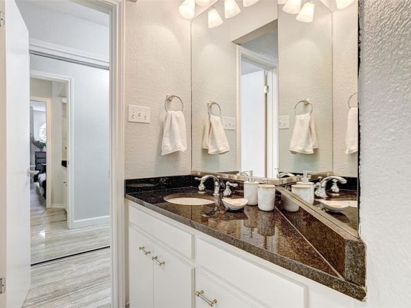 8200 Neely DR 223, Austin TX 78759