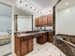 8200 Neely DR 223, Austin TX 78759