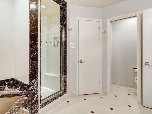 8200 Neely DR 223, Austin TX 78759