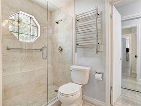 8200 Neely DR 223, Austin TX 78759