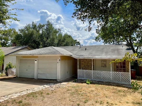 5507 Fence ROW, Austin TX 78744