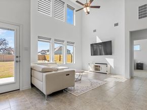 631 Breeze Hollow LN, Georgetown TX 78628