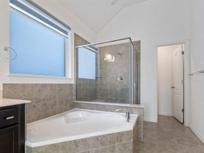 631 Breeze Hollow LN, Georgetown TX 78628