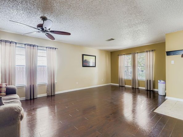 1017 Silverstone LN, Cedar Park TX 78613