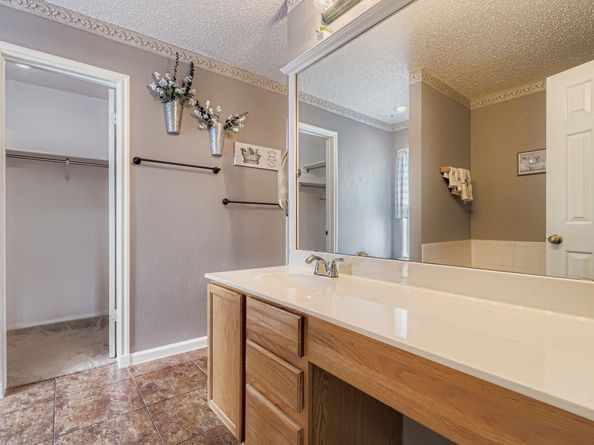 1017 Silverstone LN, Cedar Park TX 78613