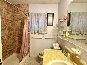 100 Skyloop DR, Austin TX 78745
