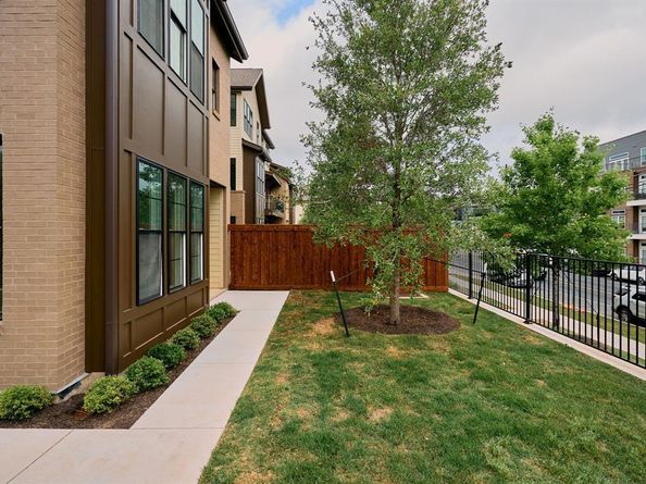 2209 Woodland Ave 601, Austin TX 78741