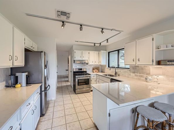 9305 W View RD, Austin TX 78737