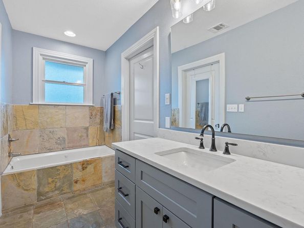 5400 Sunshine DR, Austin TX 78756