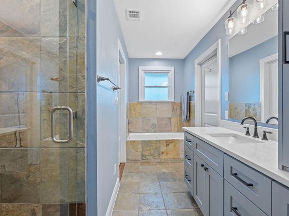 5400 Sunshine DR, Austin TX 78756