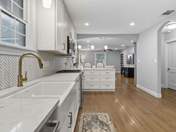 5400 Sunshine DR, Austin TX 78756