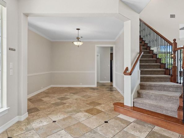 7204 Covered Bridge DR, Austin TX 78736